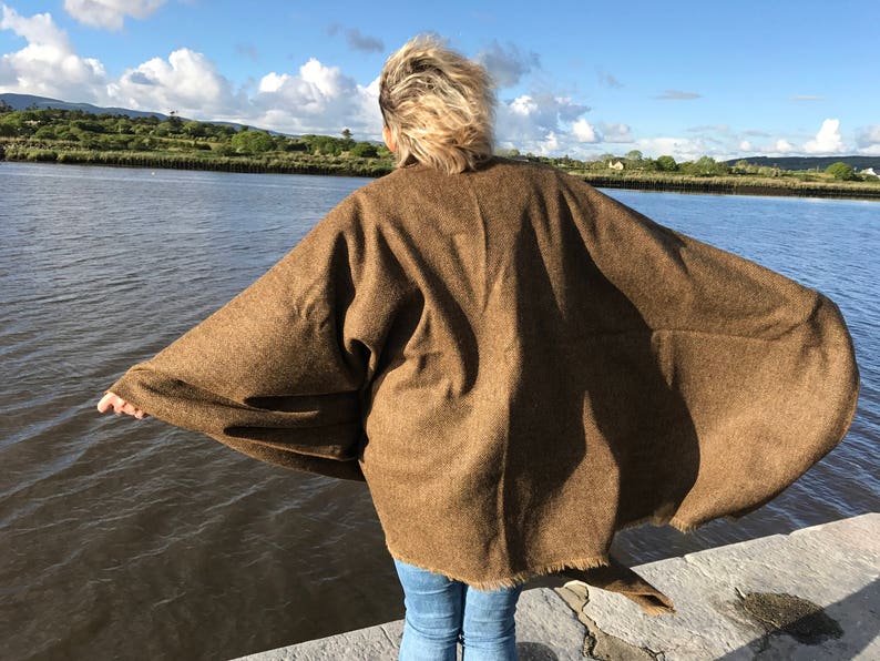 Irish Donegal tweed ruana, cape, wrap, arisaid - brown / bronze herringbone - 100% Pure New Wool - unisex - HANDMADE IN IRELAND
