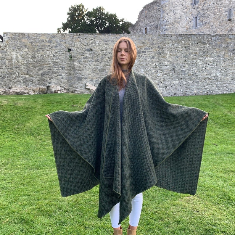 Irish Donegal Tweed Wool Ruana, Wrap, Cape, Cloak, Arisaid - Speckled Forest Green Herringbone - Unisex - Heavy Tweed - HANDMADE IN IRELAND