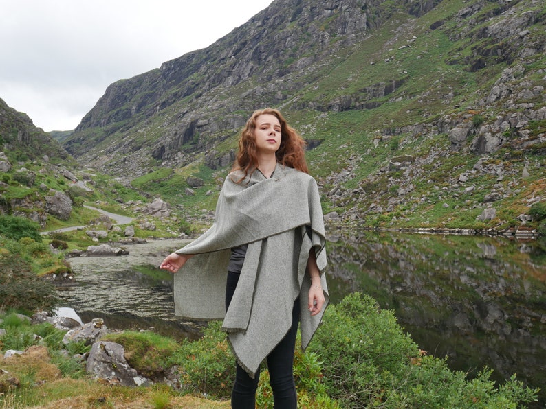 Irish Donegal tweed wool ruana, wrap , arisaid - grey/green herringbone - 100% Pure New Wool - lightweight tweed - HANDMADE IN IRELAND