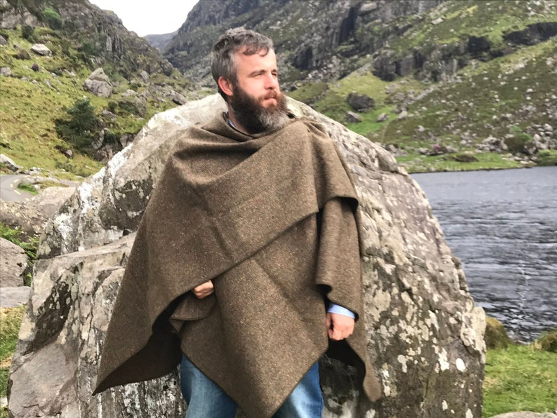 Irish Donegal Tweed Wool Ruana, Wrap, Cape, Cloak - Speckled Brown - /HEAVY TWEED/ - 100% Pure New Wool - Unisex - Handmade in Ireland