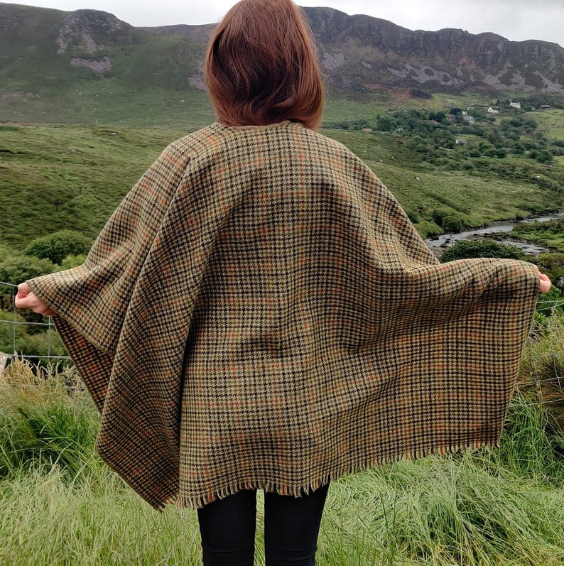Irish Donegal Tweed Cape / Rectangle Cloak / Ruana  - beige/green/black/burnt orange houndstooth  - 100% Pure New Wool - HANDMADE IN IRELAND