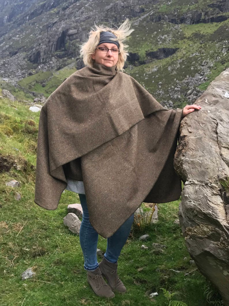 Irish Donegal Tweed Wool Ruana, Wrap, Cape, Cloak - Speckled Brown - /HEAVY TWEED/ - 100% Pure New Wool - Unisex - Handmade in Ireland