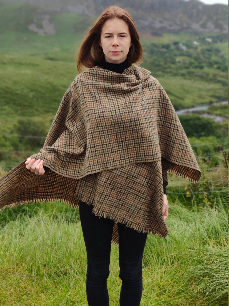 Irish Donegal Tweed Cape / Rectangle Cloak / Ruana  - beige/green/black/burnt orange houndstooth  - 100% Pure New Wool - HANDMADE IN IRELAND