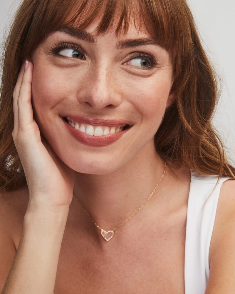 Ari Heart Gold Pendant Necklace in Rose Quartz