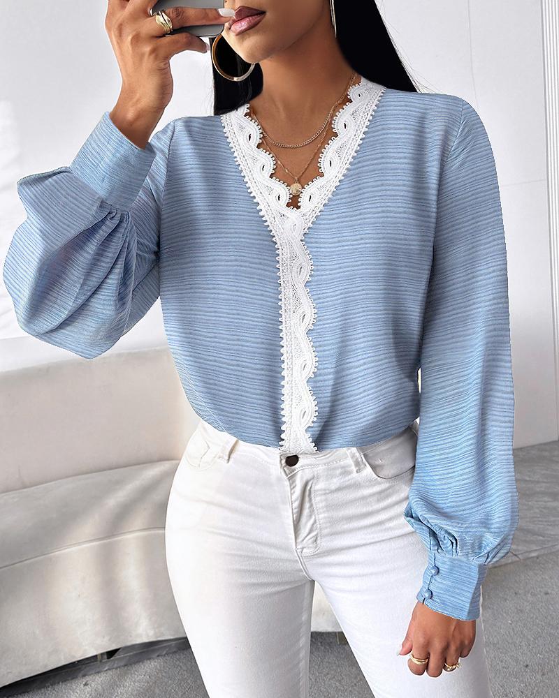 V-Neck Contrast Lace Buttoned Top