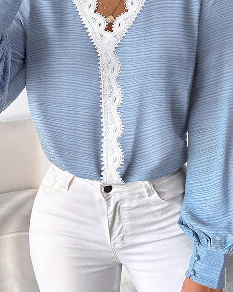 V-Neck Contrast Lace Buttoned Top