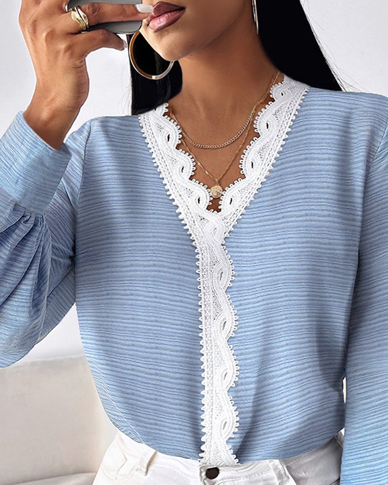 V-Neck Contrast Lace Buttoned Top