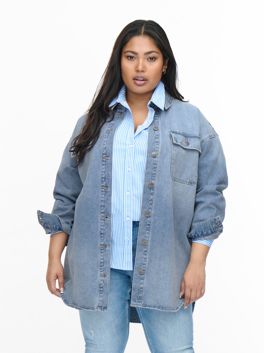 Curvy long sleeved Denim shirt