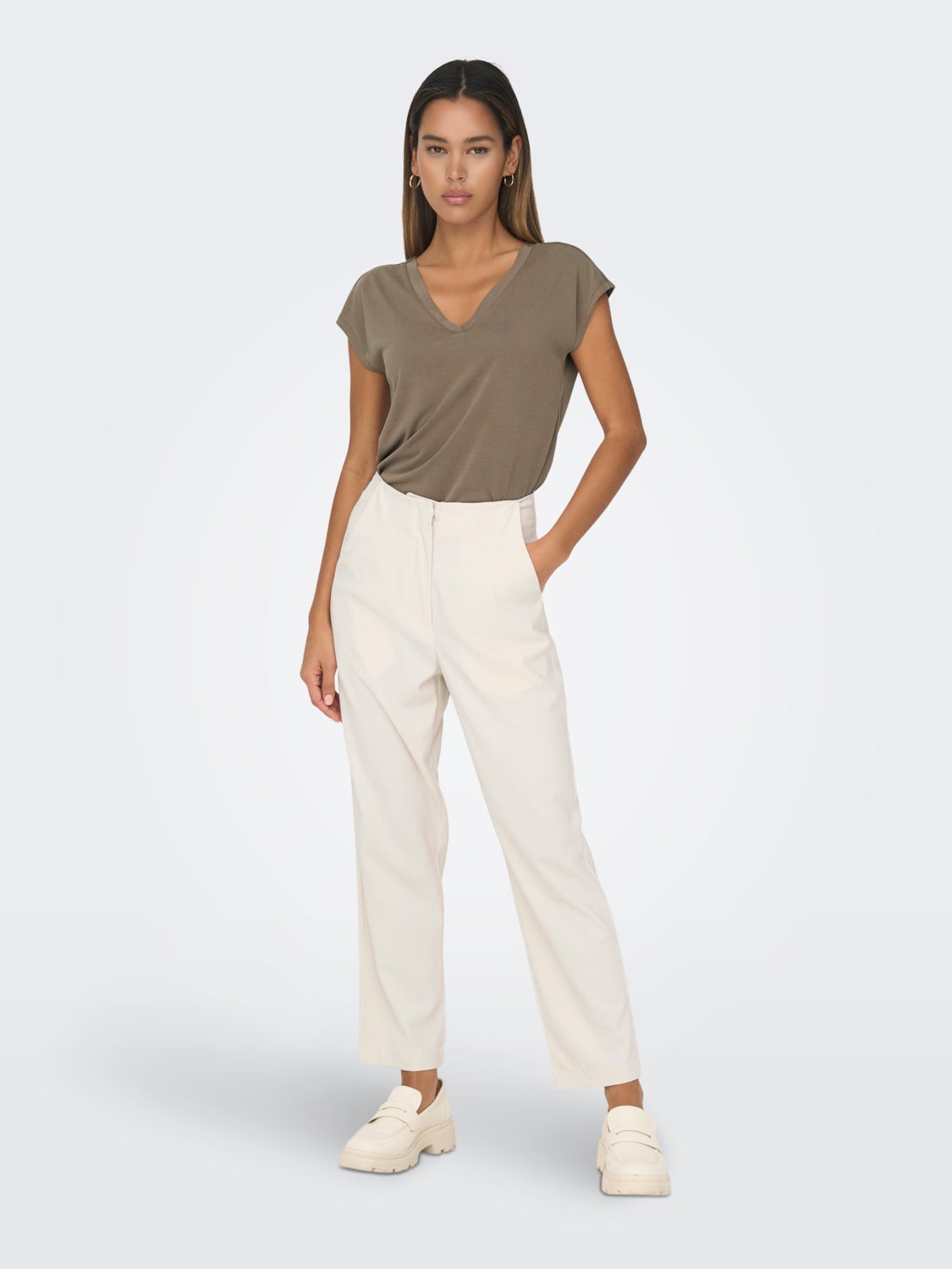 V-NECK TOP WITH SHORT SLEEVES