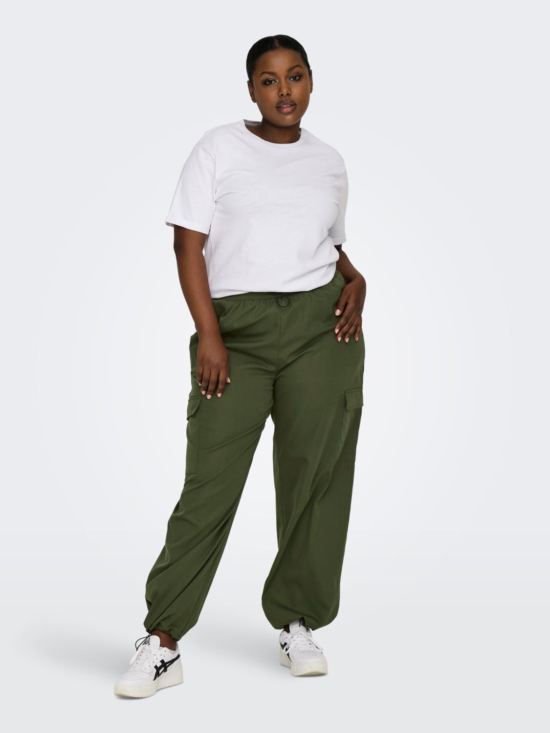 Curvy cargo pants