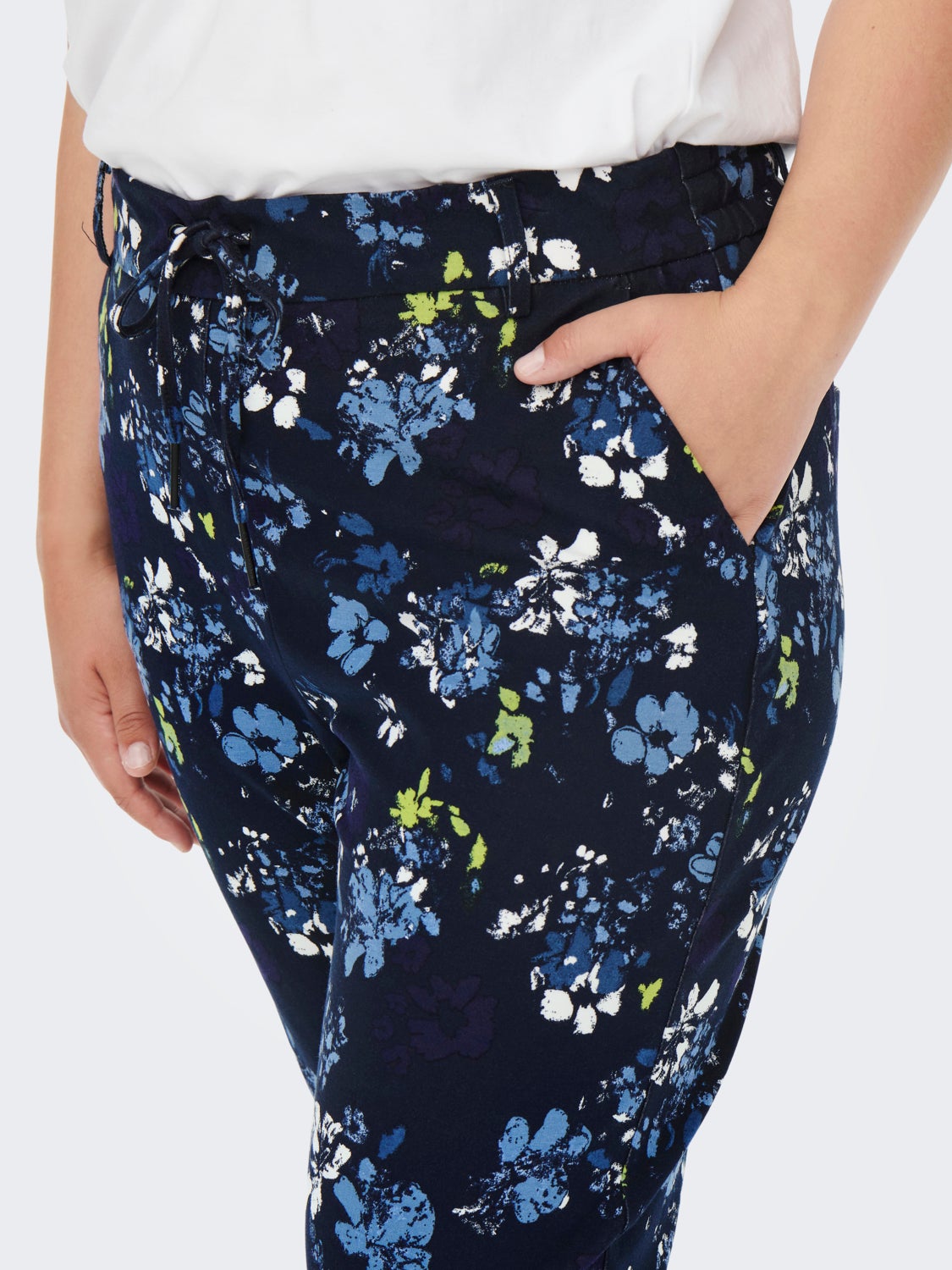 Curvy patterned classic Trousers