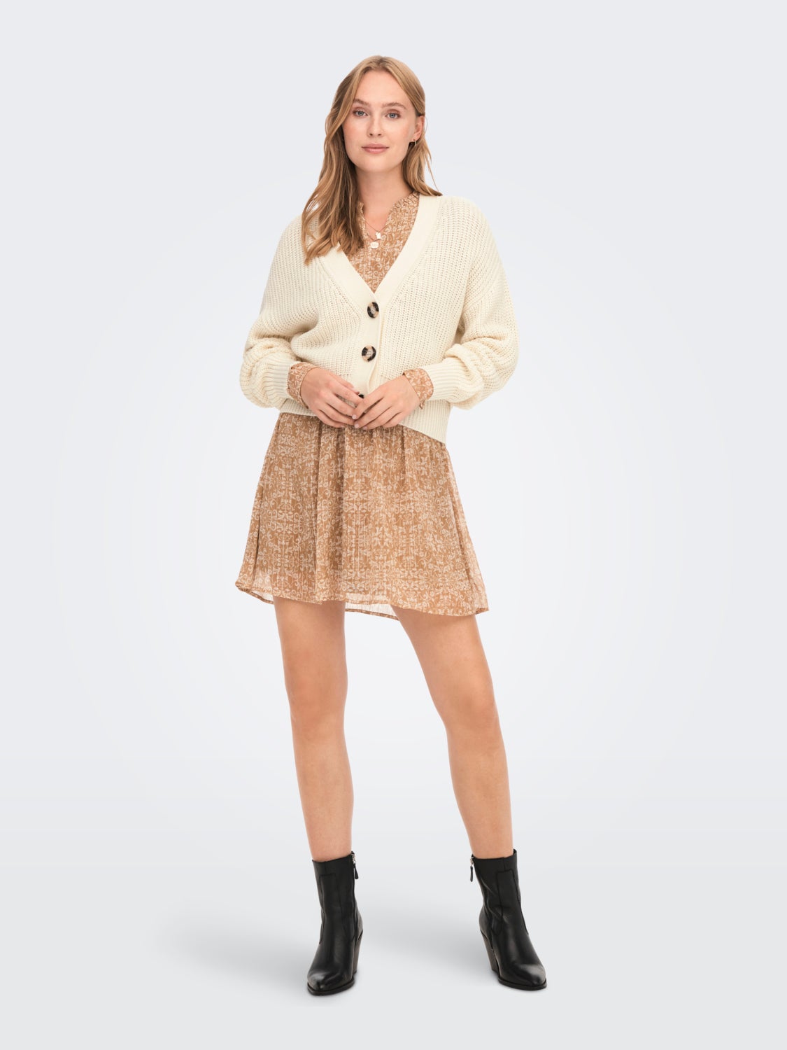 Short Knitted Cardigan