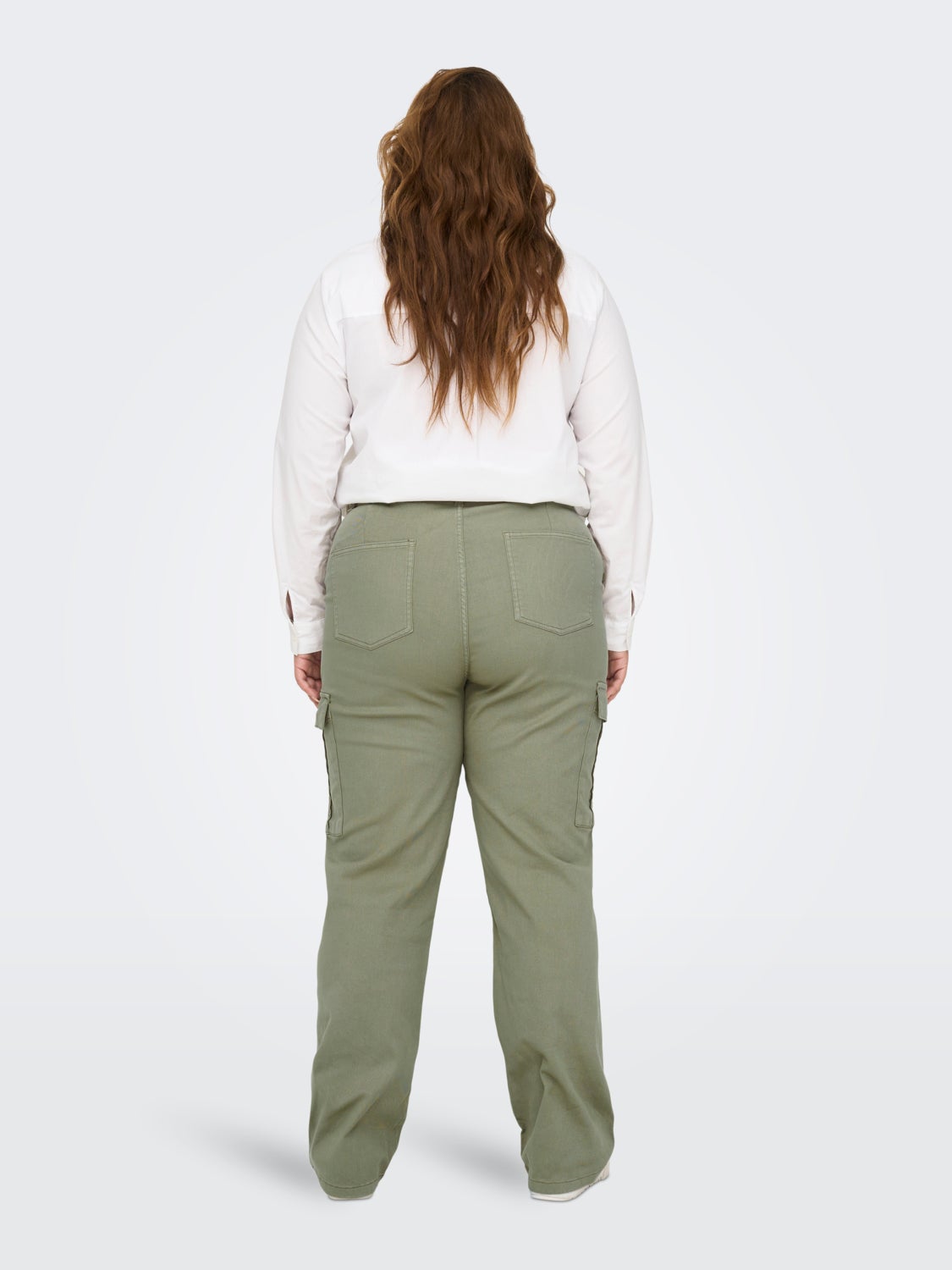 Curvy cargo trousers