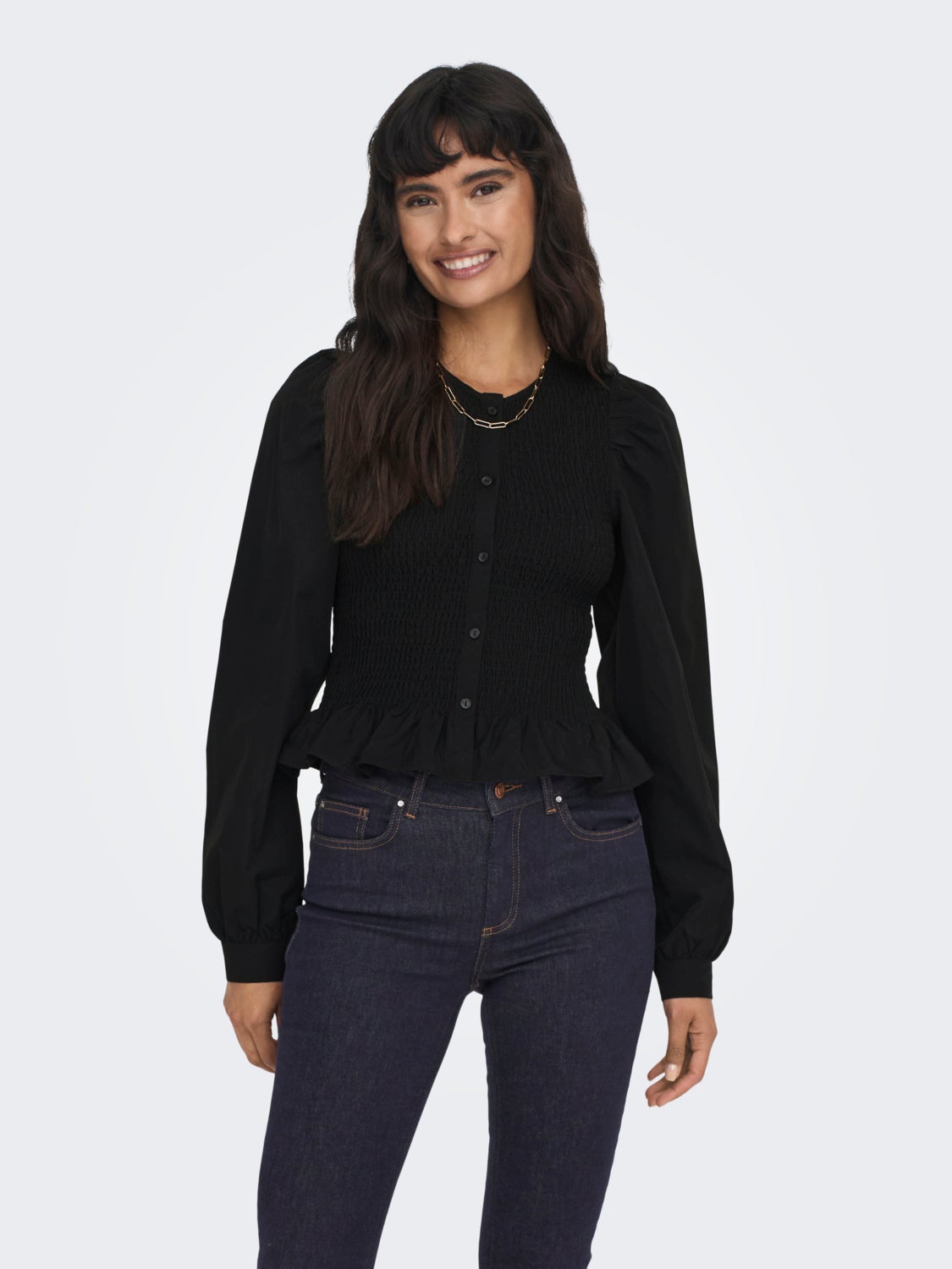 Short shirt with long sleeves