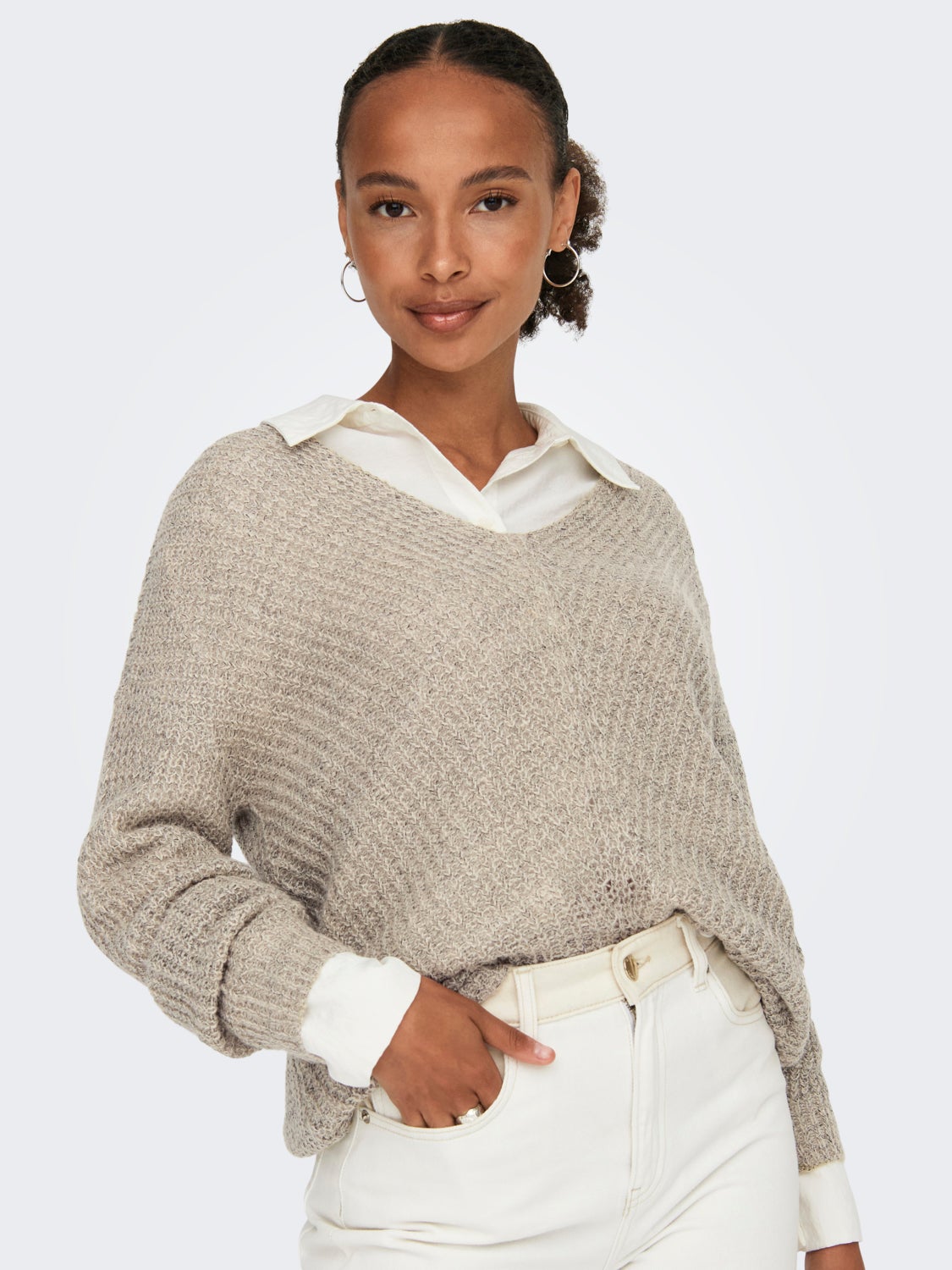 V-neck knitted pullover