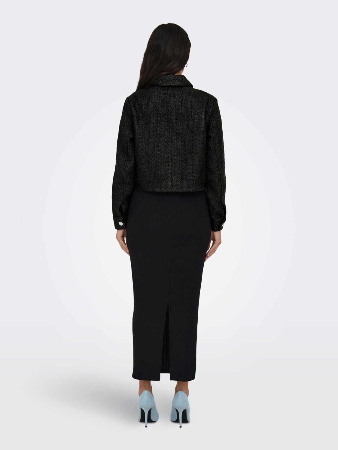 Short jacket with buttons