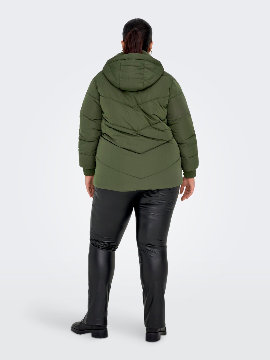 curvy Puffer jacket with hood