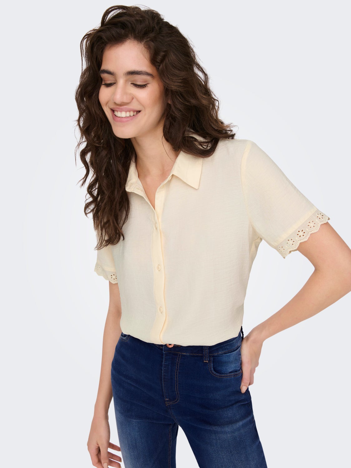 Short Sleeves Shirt With Lace Edge