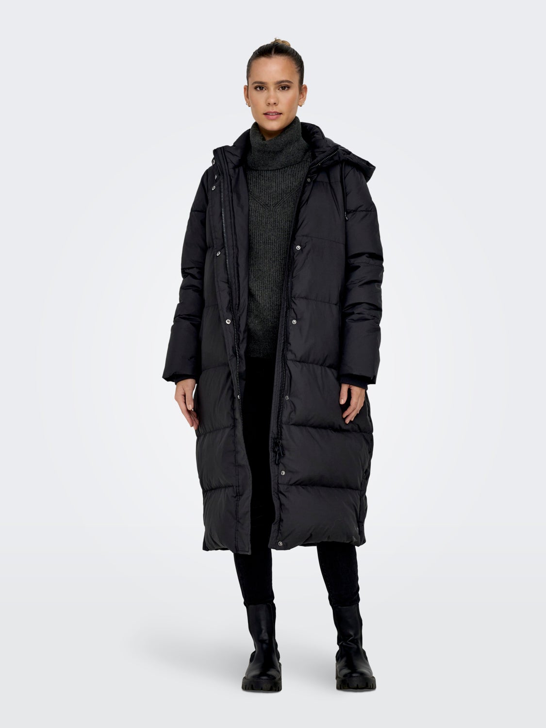 Puffer jacket with hood