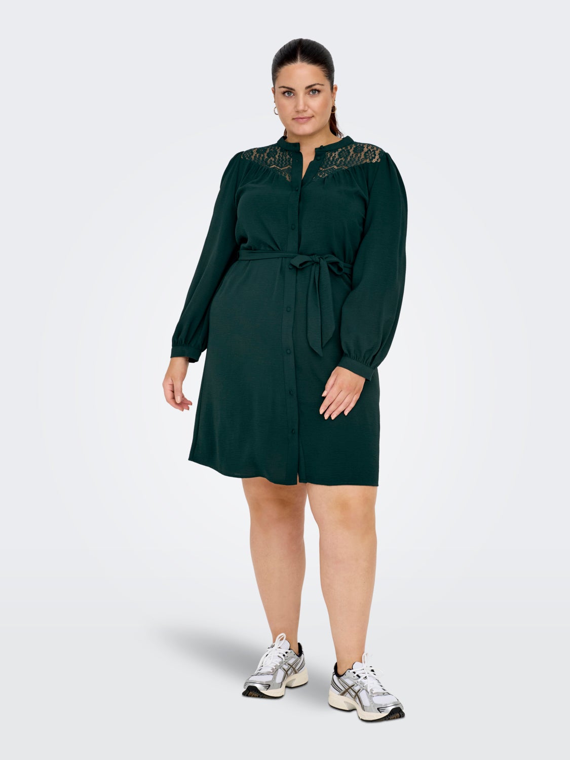 Curvy mini dress with lace