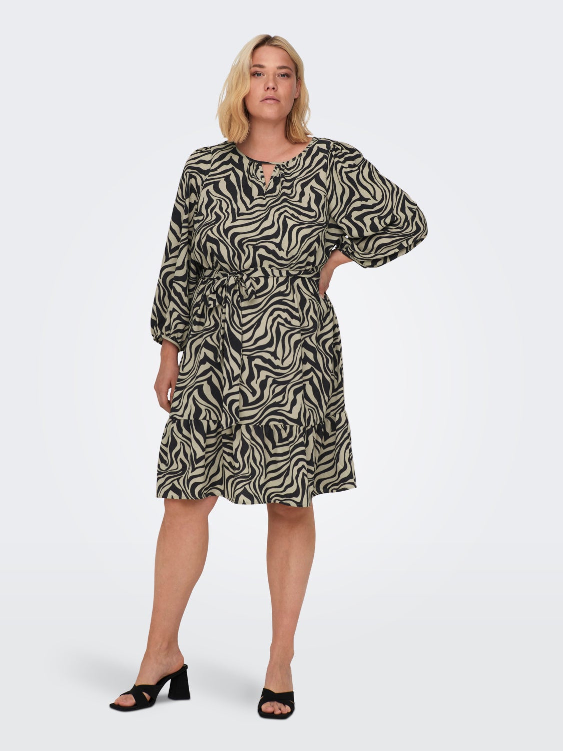 Curvy 7/8 long sleeve dress