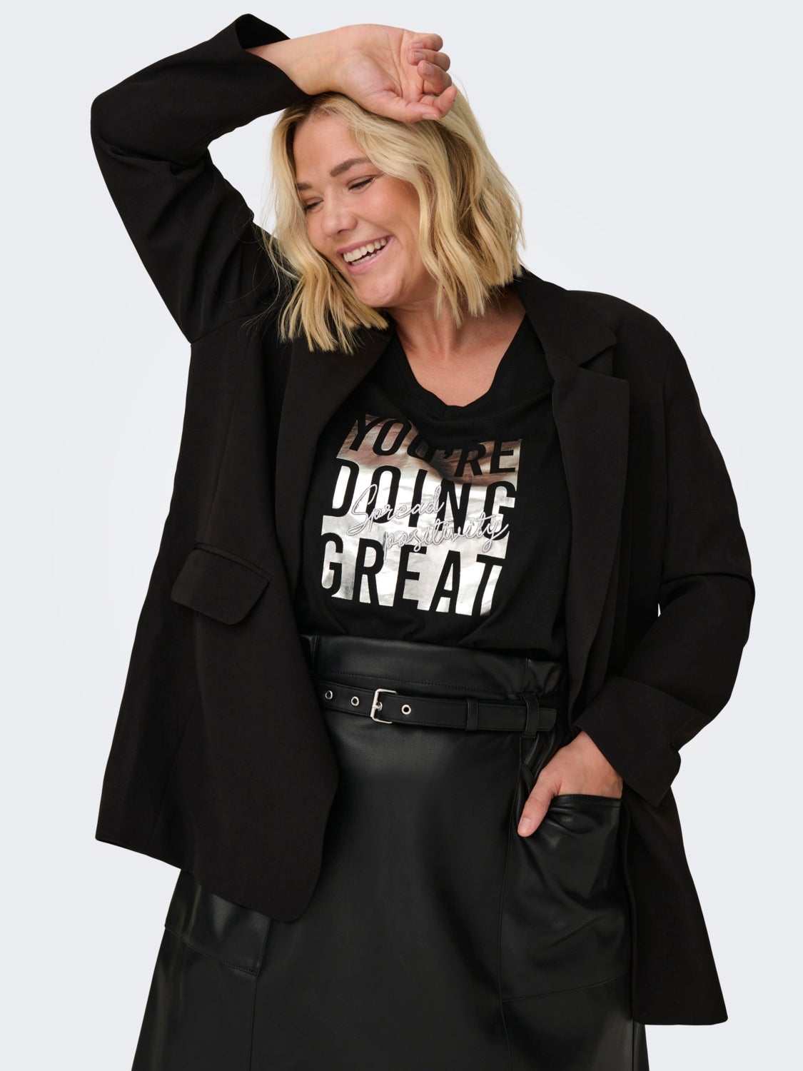 Curvy v-neck t-shirt