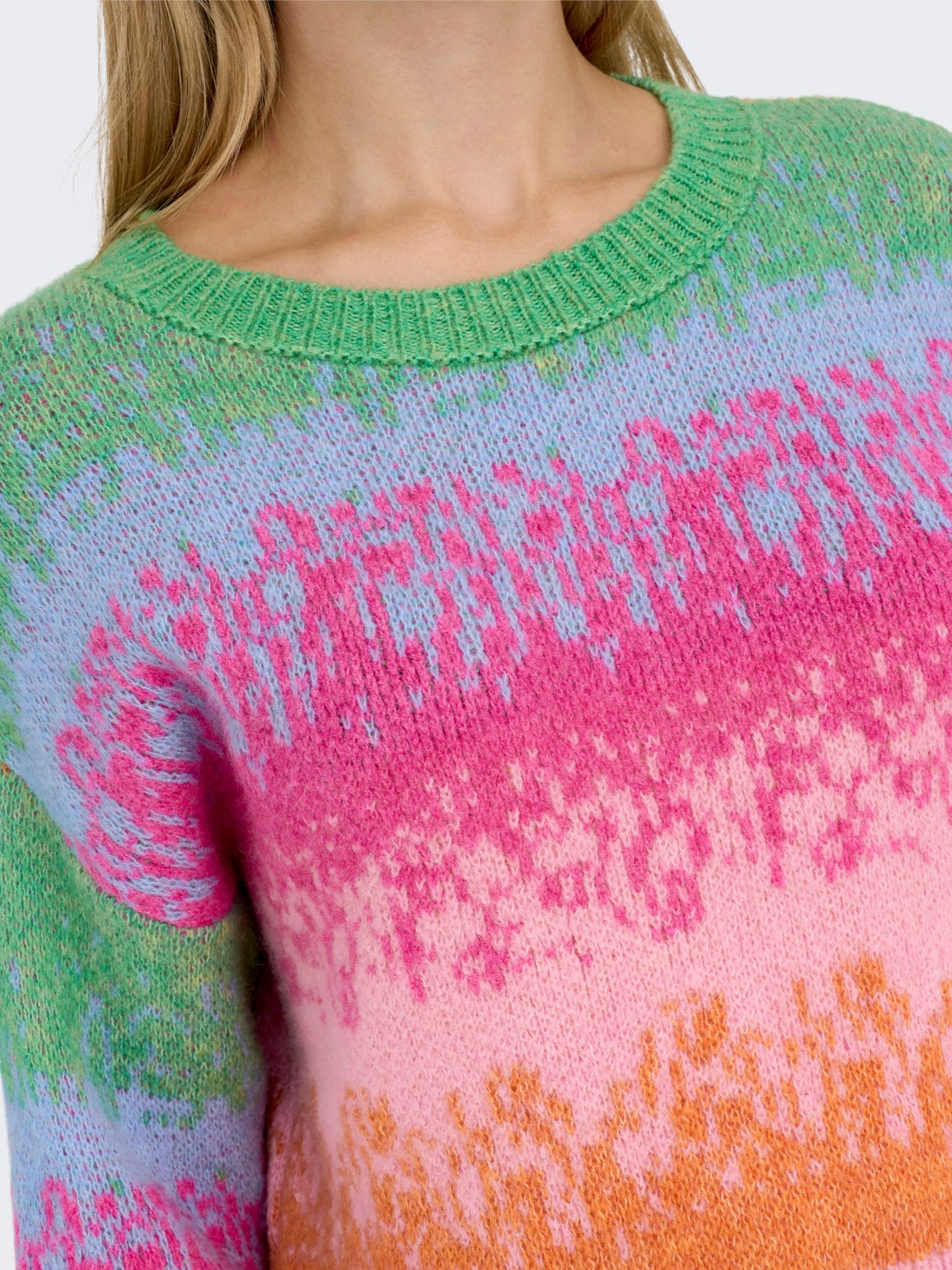 O-Neck Ribbed cuffs Contrast sleeves Pullover