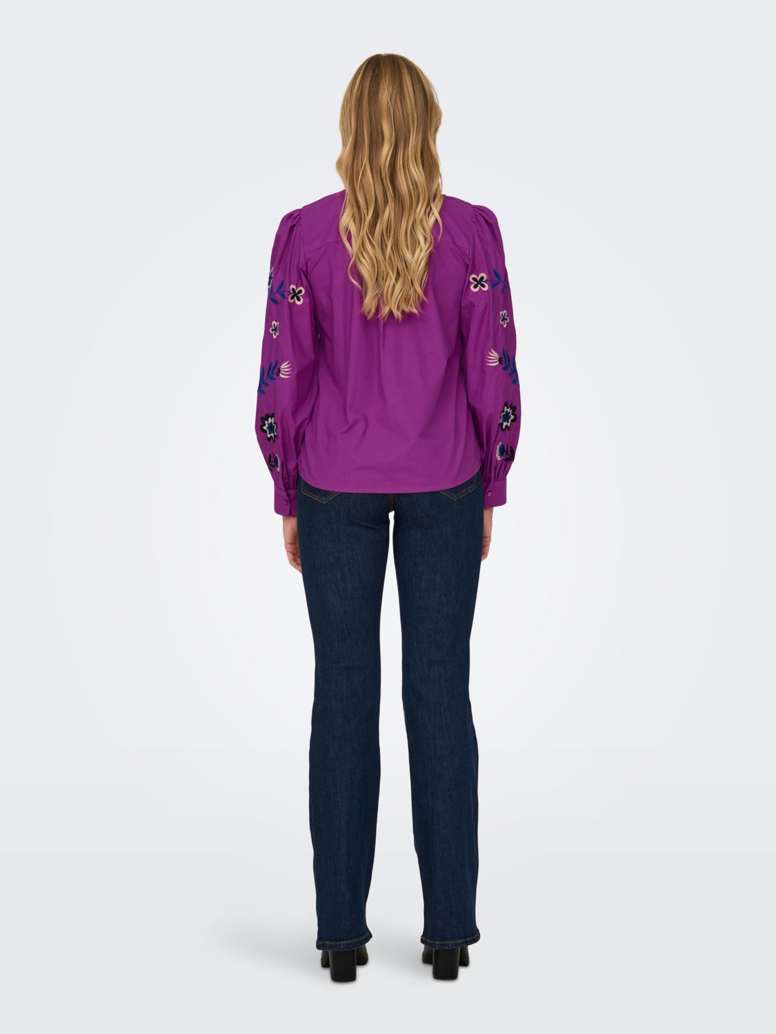 Shirt with ballon sleeves