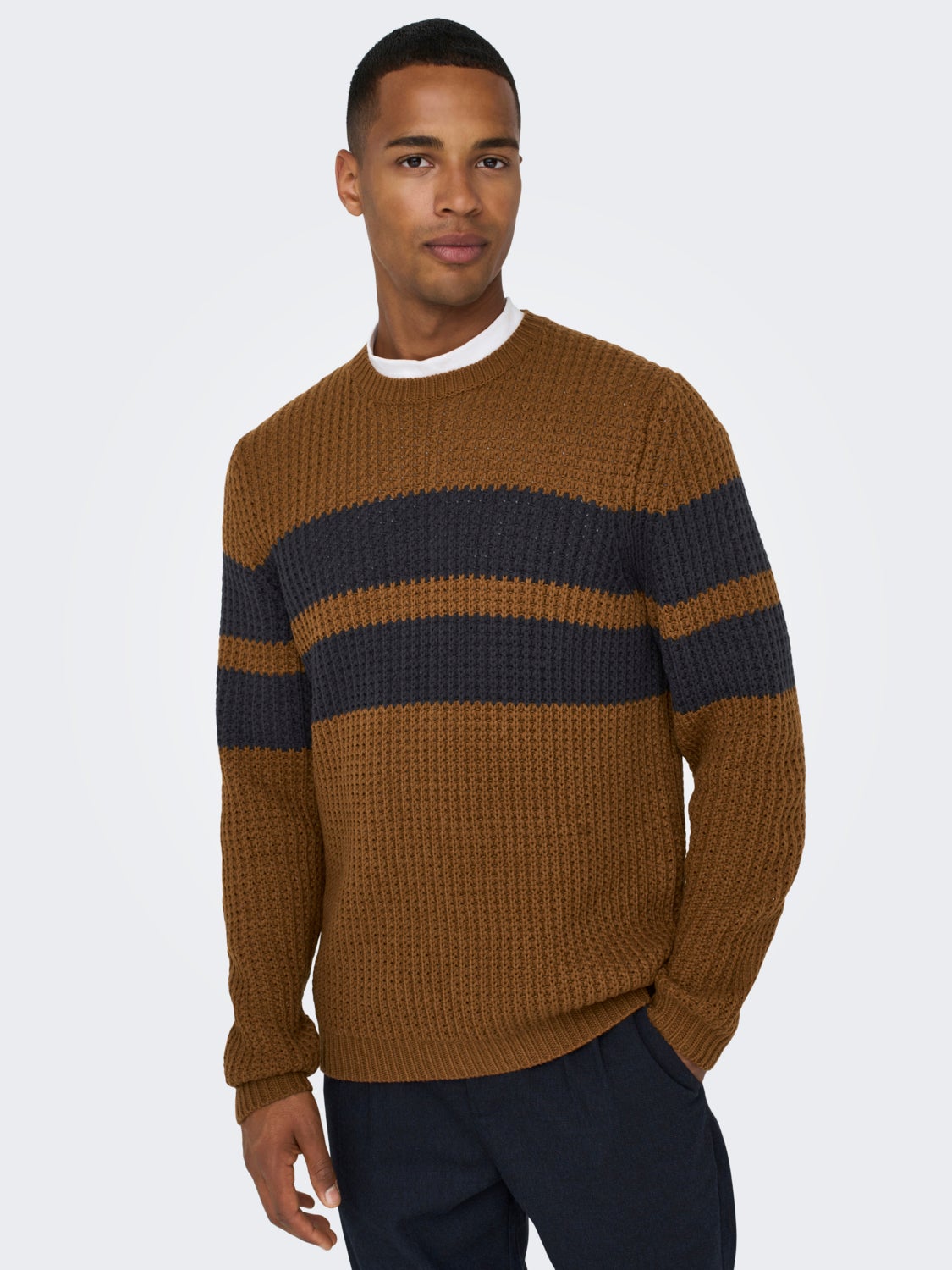 Textured knitted pullover