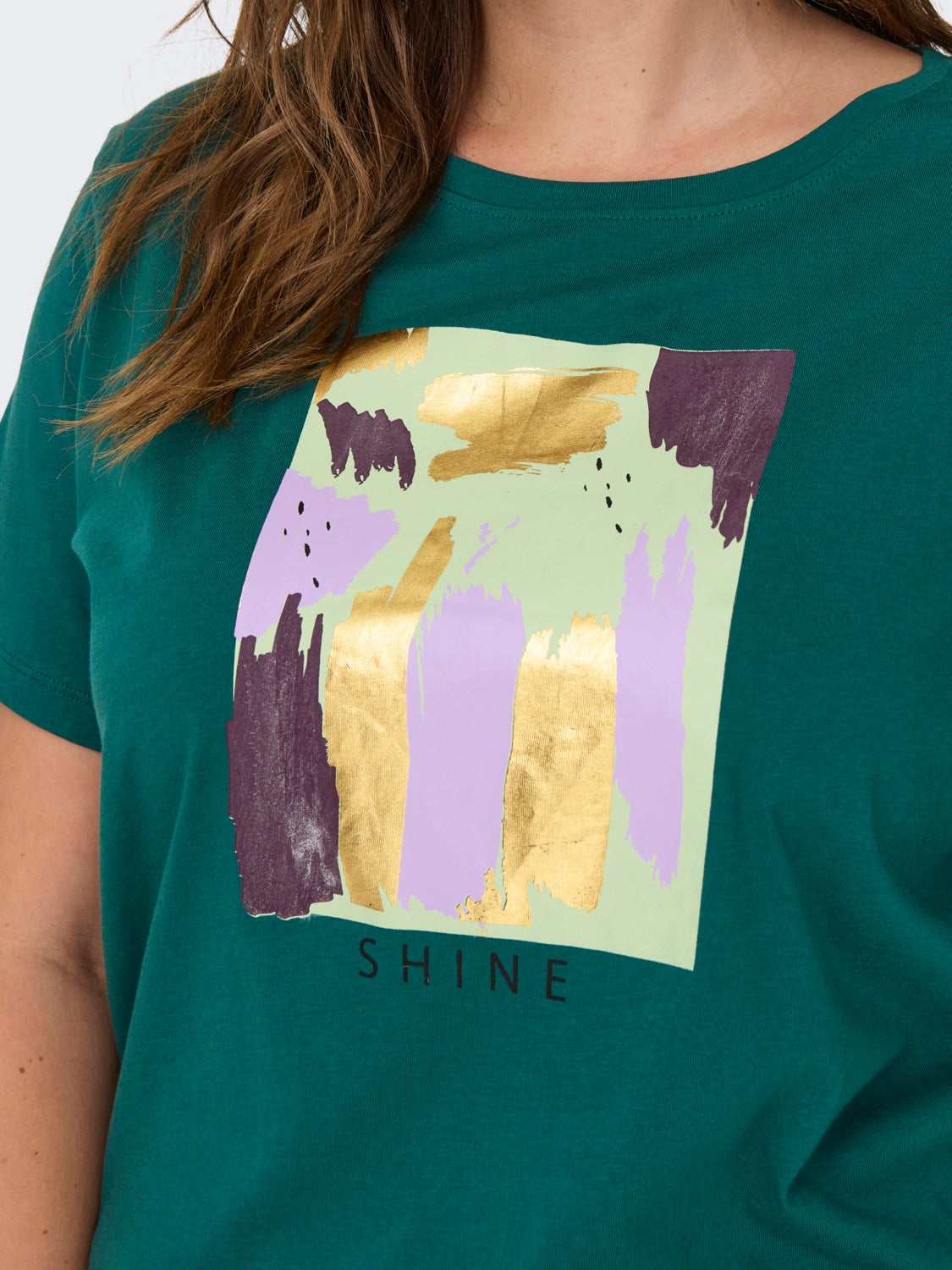 Curvy o-neck t-shirt with