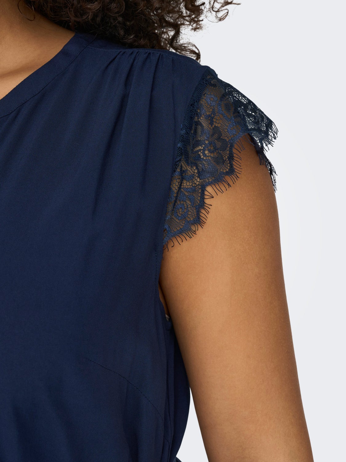 Midi Curvy v-neck viscose dress