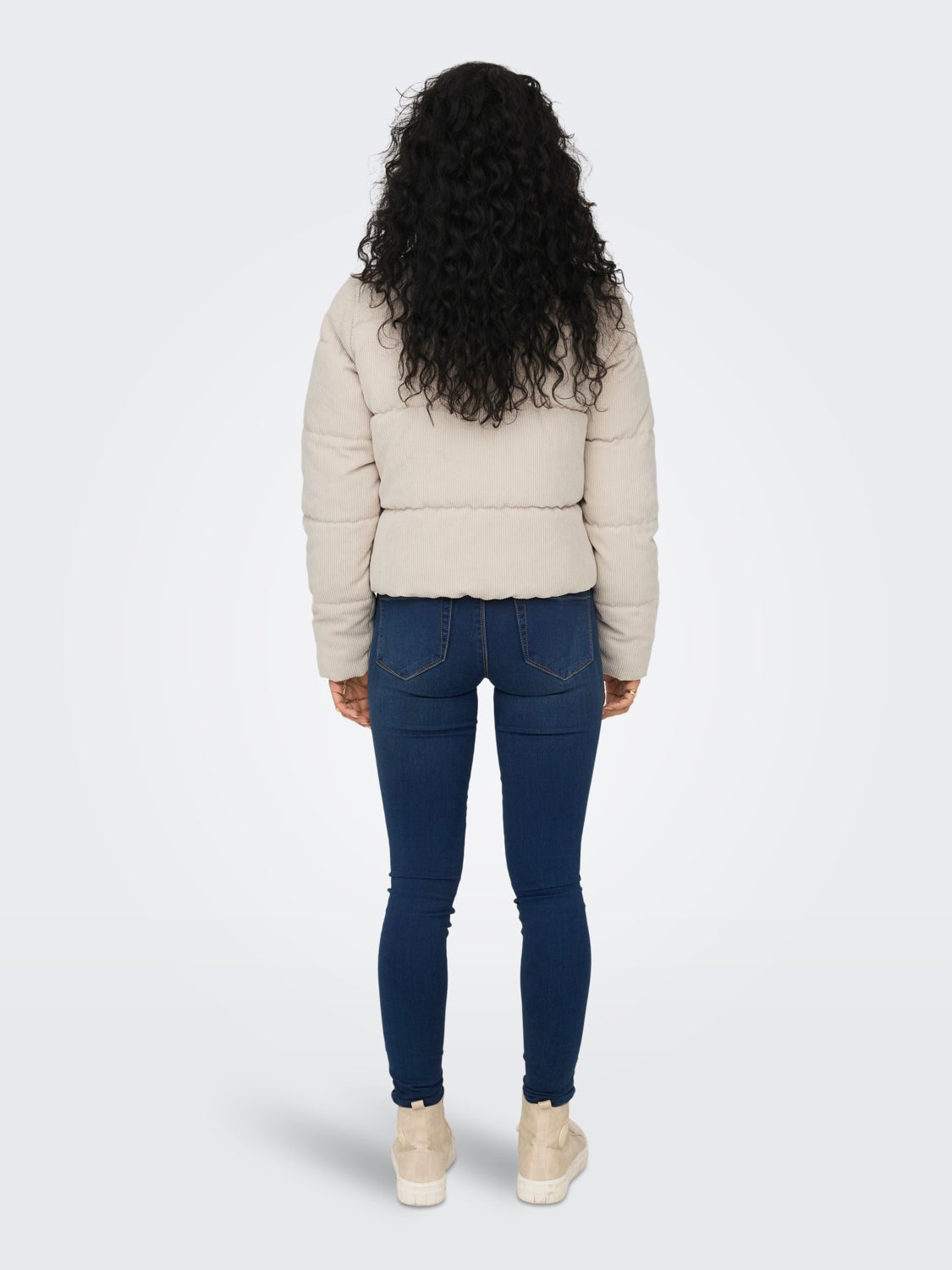 Short jakcet with high collar