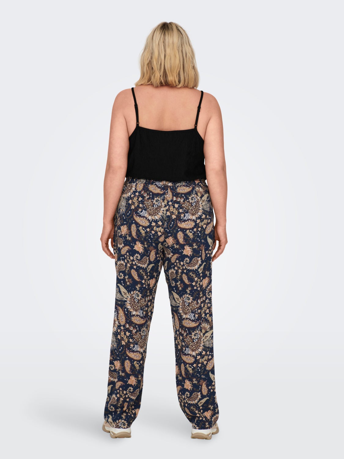 Curvy loose fit pants