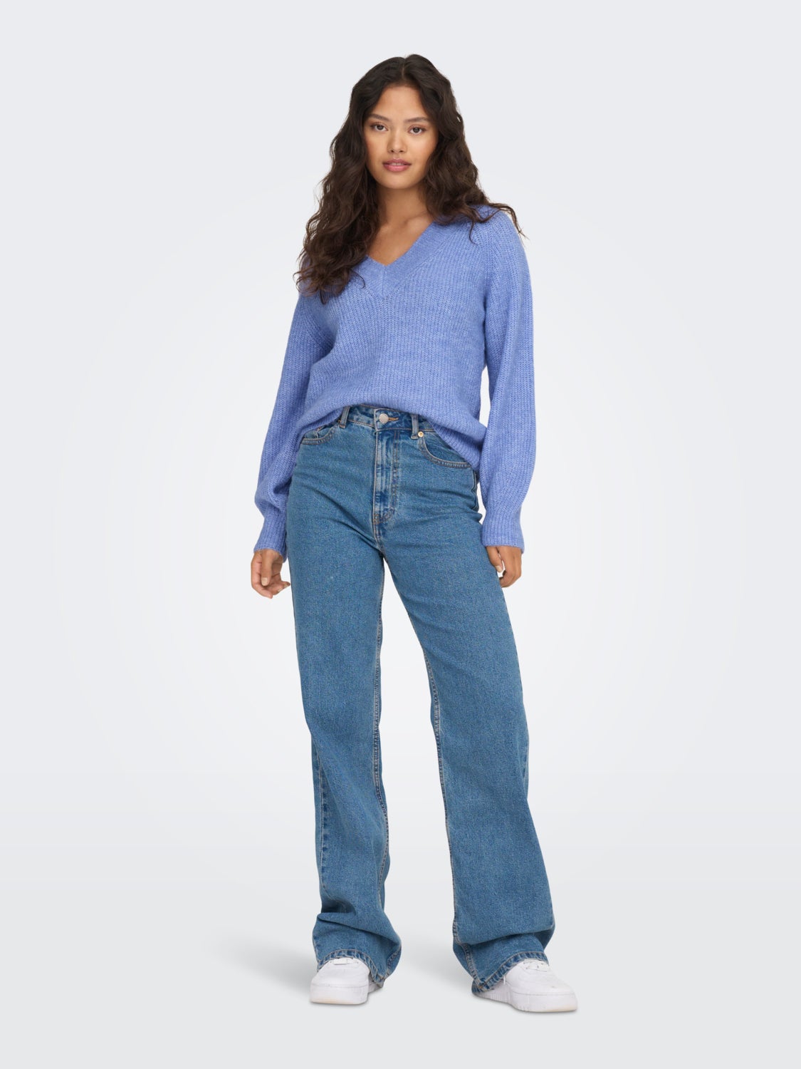 v-neck knitted pullover