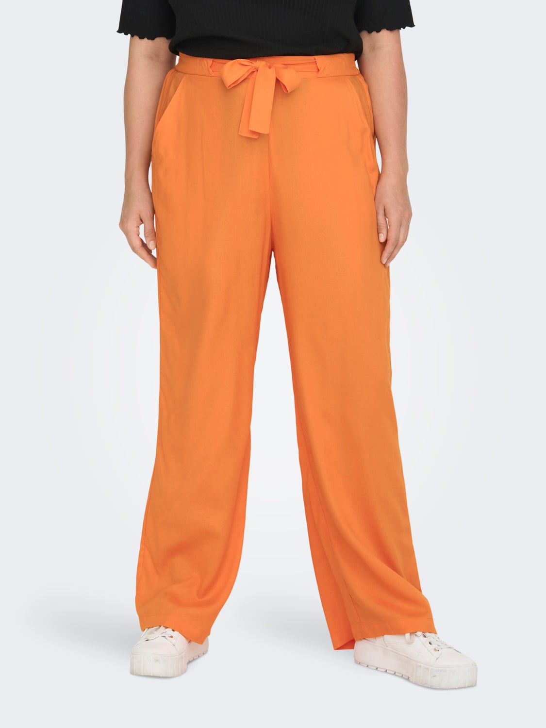 Curvy viscose trousers