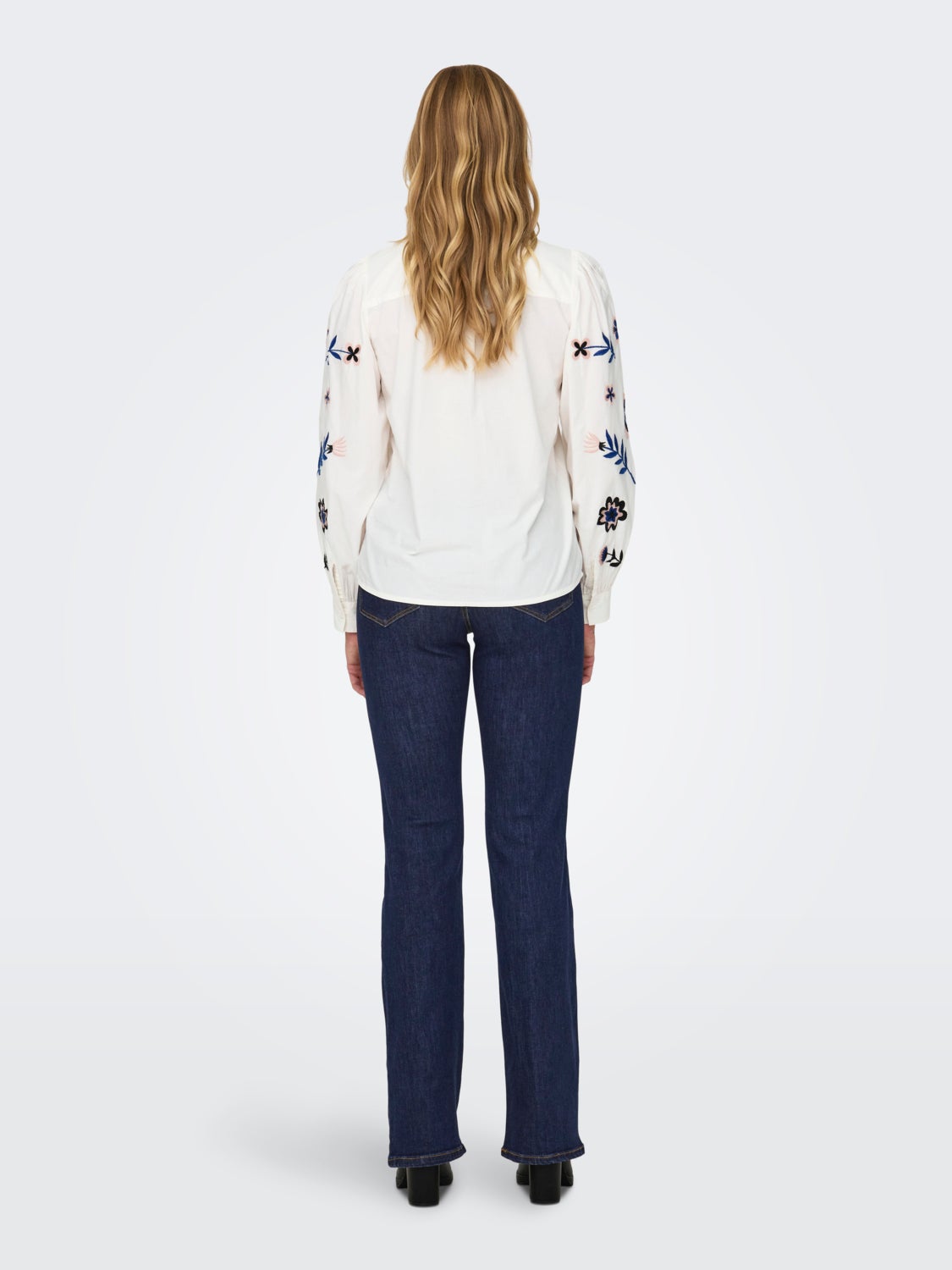 Shirt with ballon sleeves