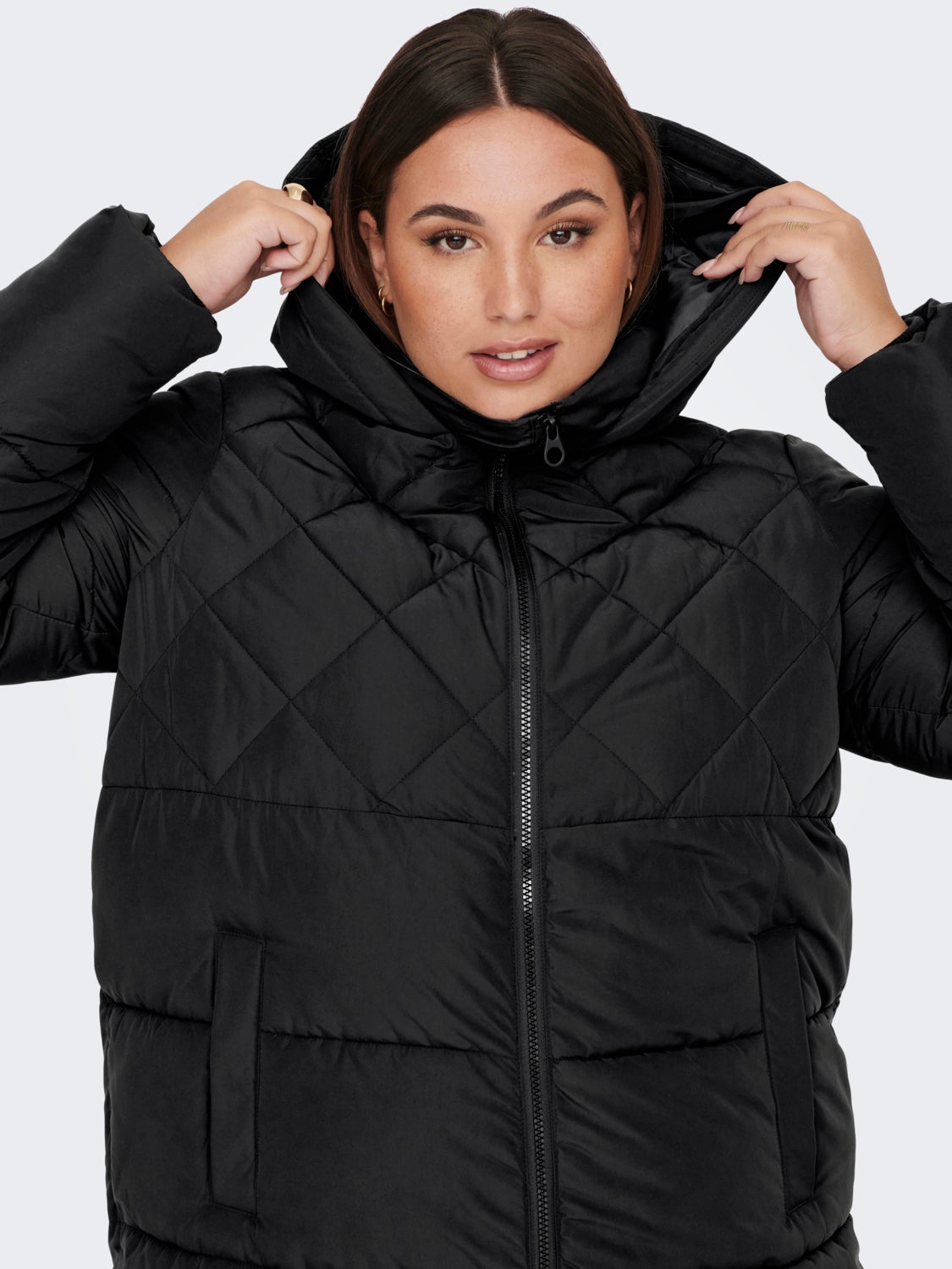 Curvy quilted hood Coat
