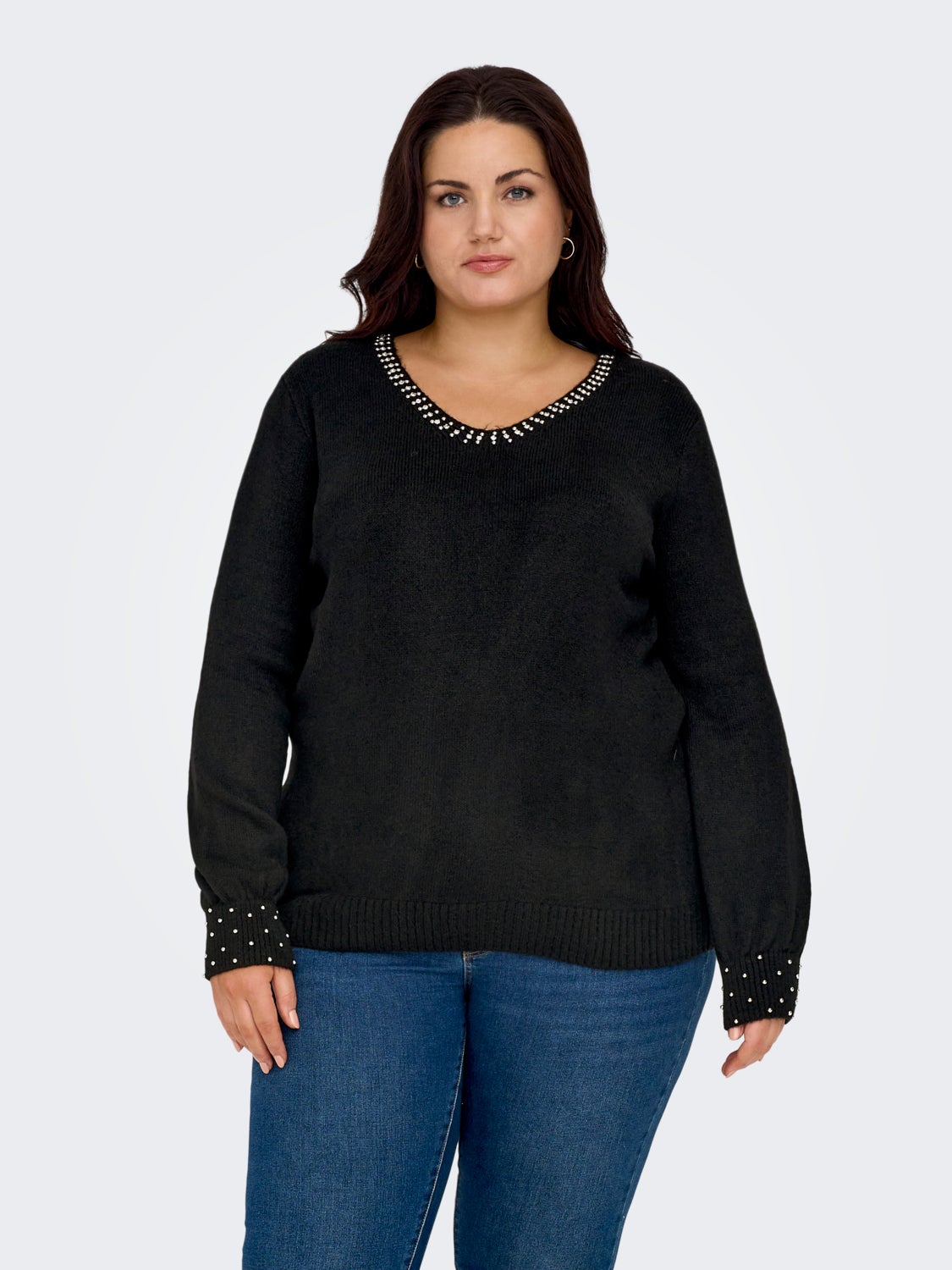 Curvy v-neck knitted pullover