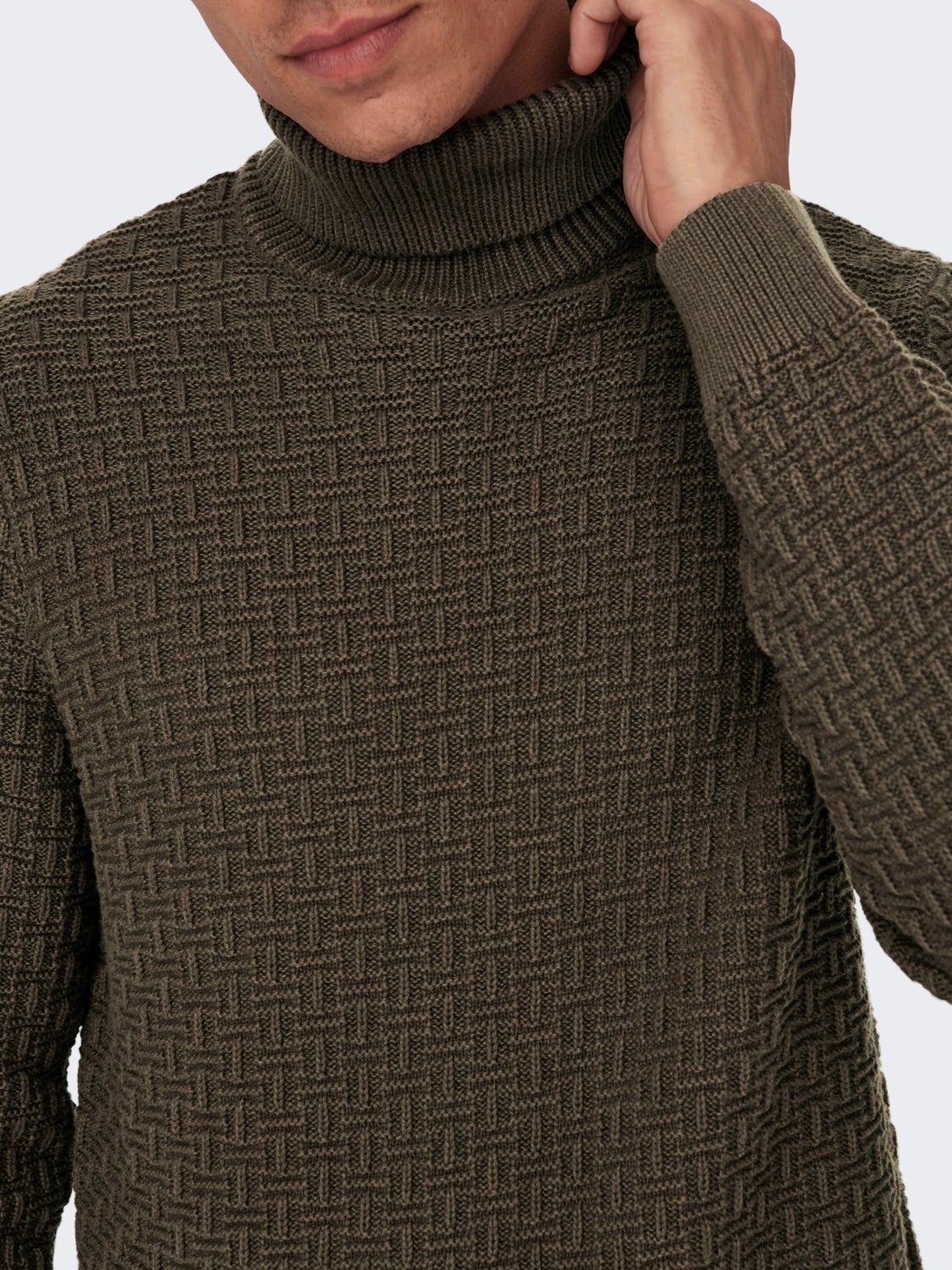 Roll neck knitted pullover