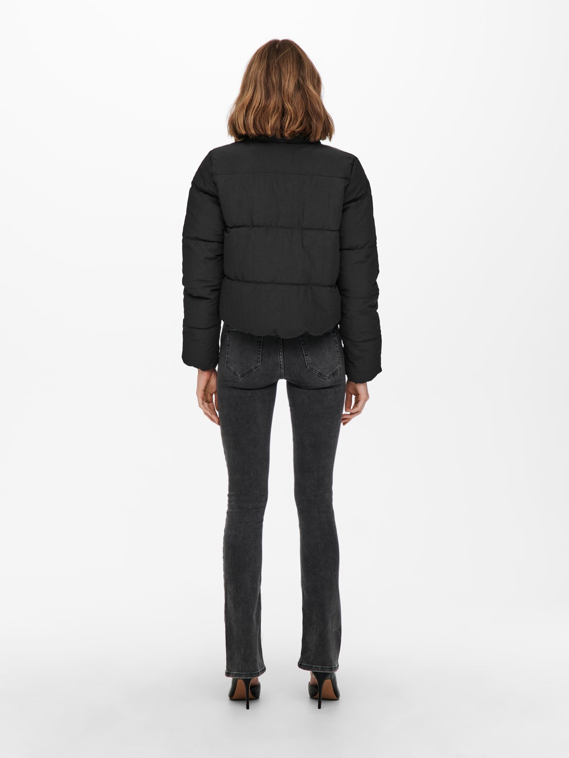 Jacket with zip and side pockets