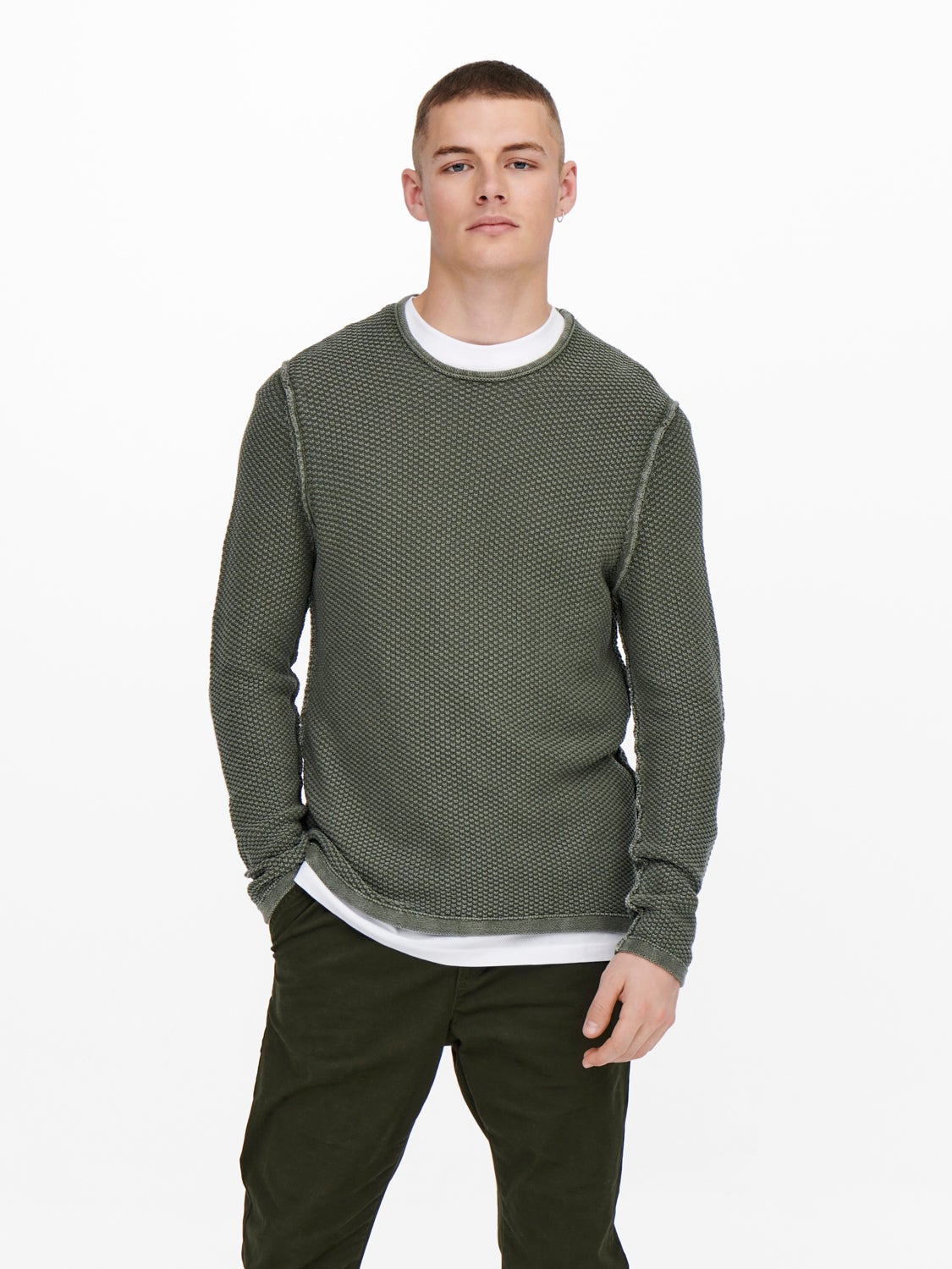 Textured knitted pullover