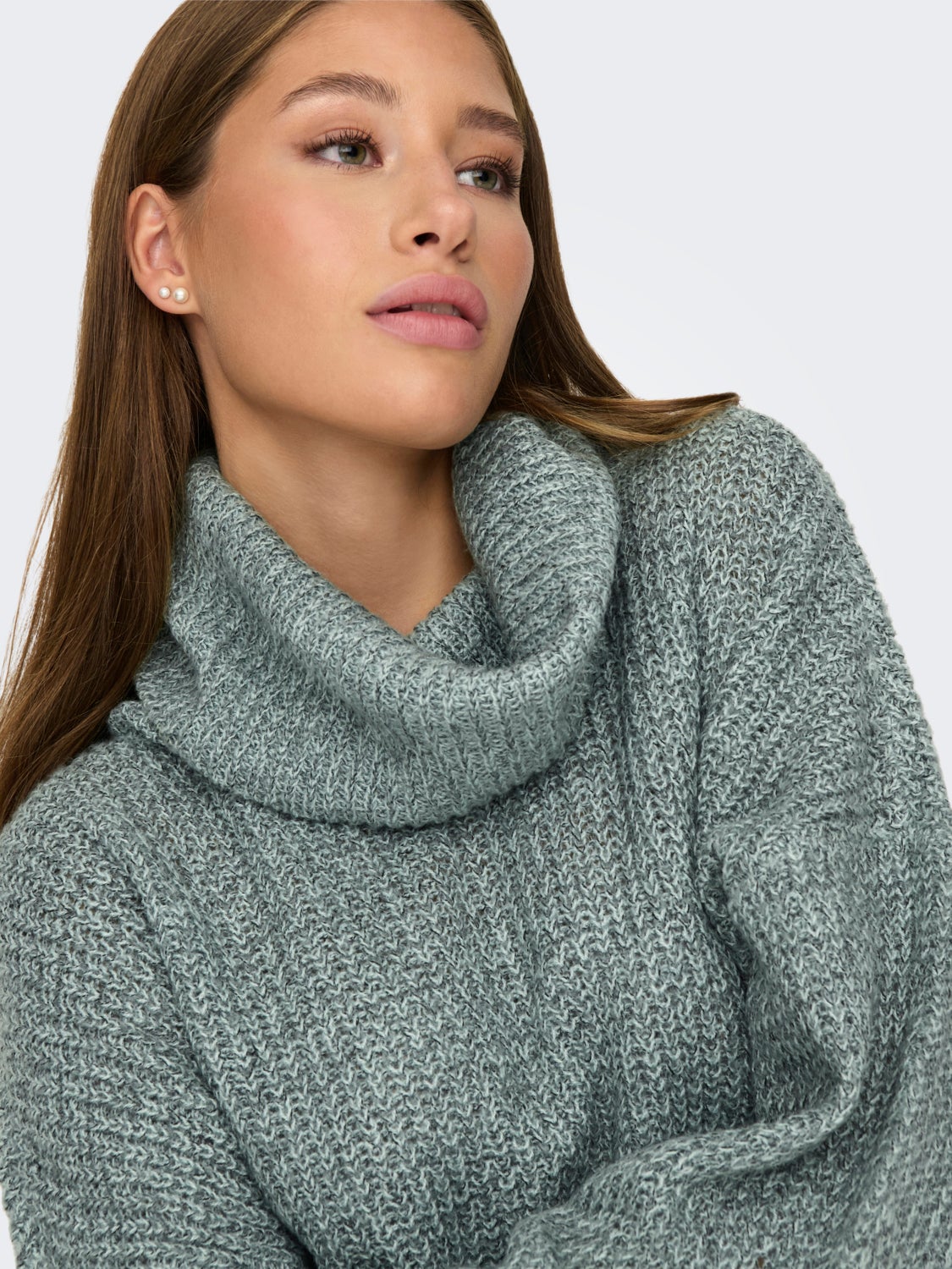Roll neck knitted pullover