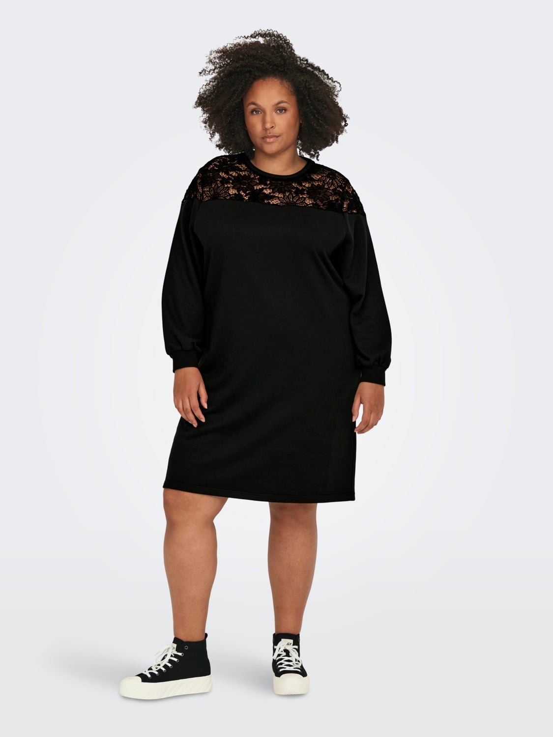 Curvy midi dress with lace