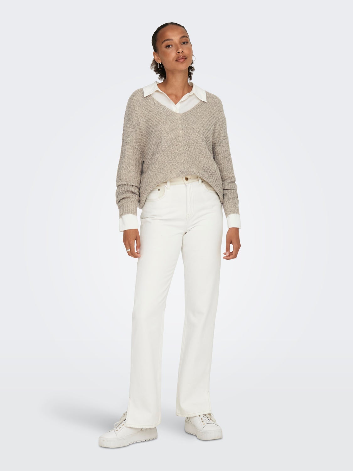 V-neck knitted pullover