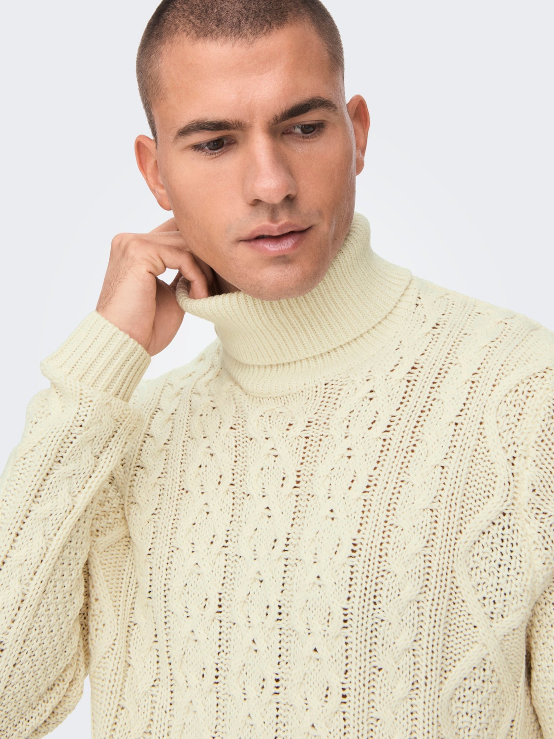 Roll neck knitted pullover