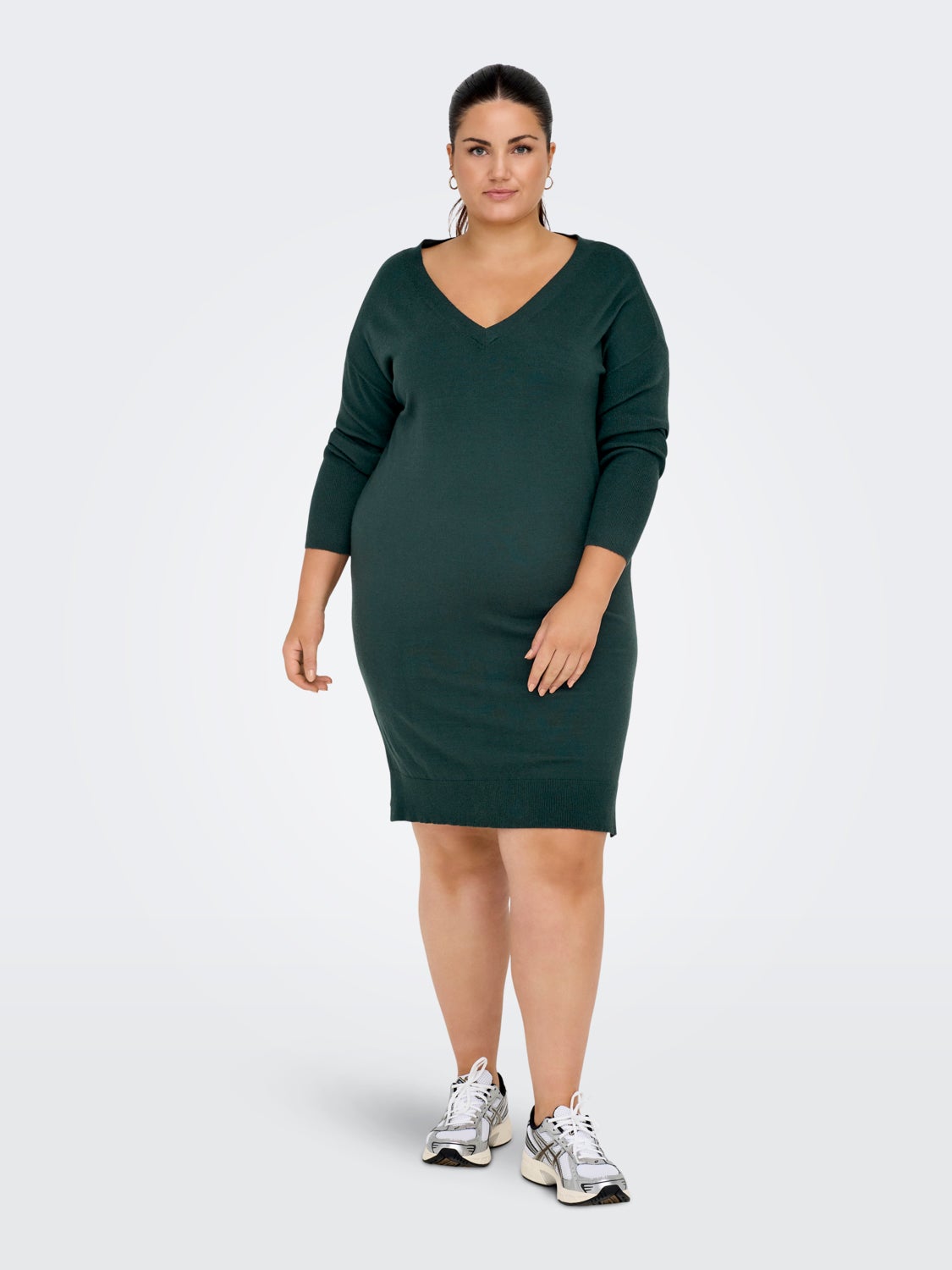 Curvy v-neck knitted dress