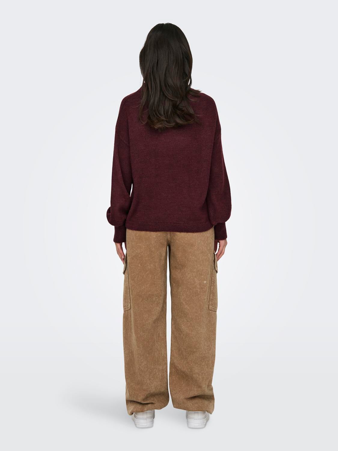 O-neck knitted pullover