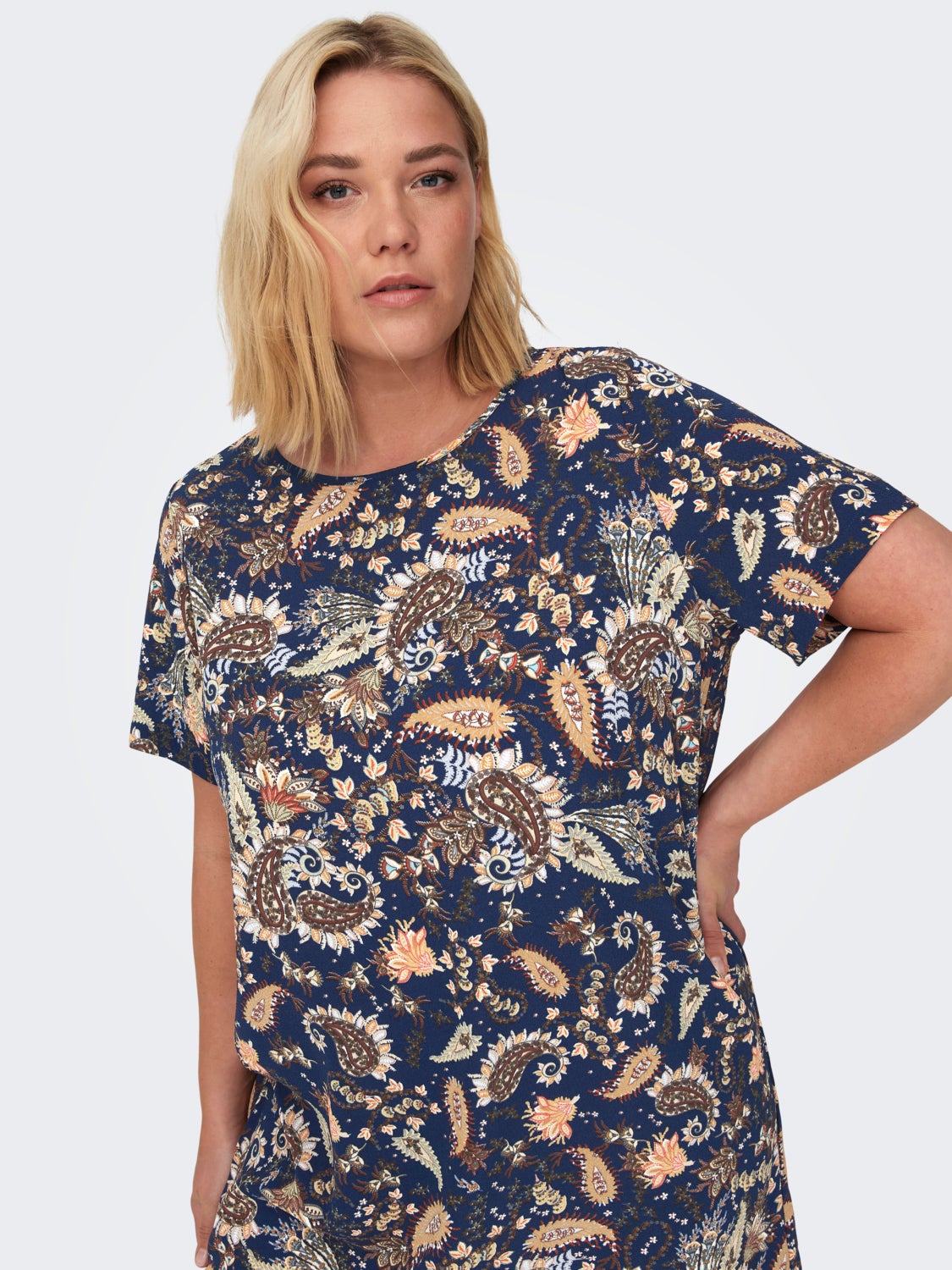 Curvy printed zip dress