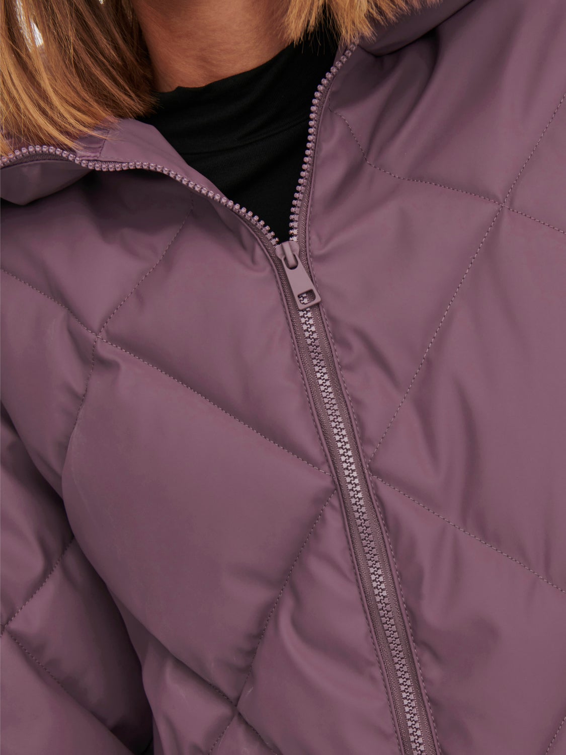 Short water repellent Puffer Jacket