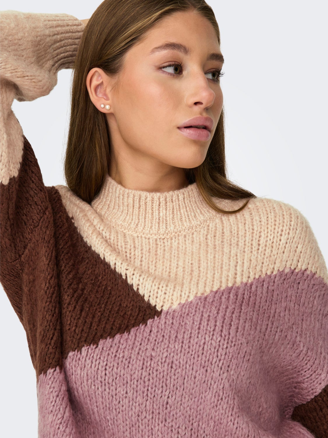 High-neck knitted pullover